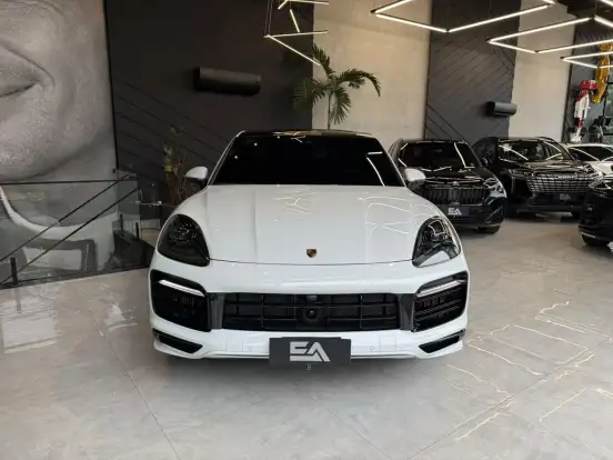 PORSCHE-CAYENNE-2022