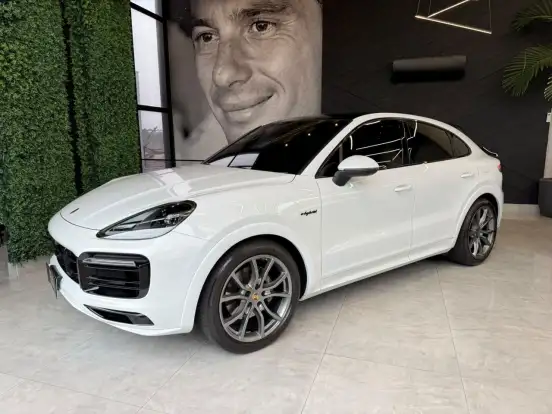 PORSCHE-CAYENNE-2022