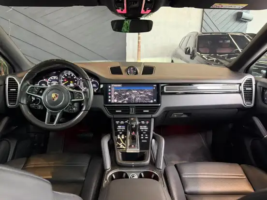 PORSCHE-CAYENNE-2022