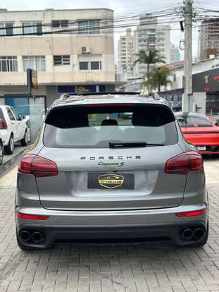 PORSCHE-CAYENNE-2017