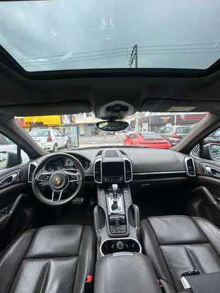 PORSCHE-CAYENNE-2017