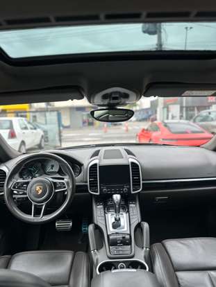 PORSCHE-CAYENNE-2017