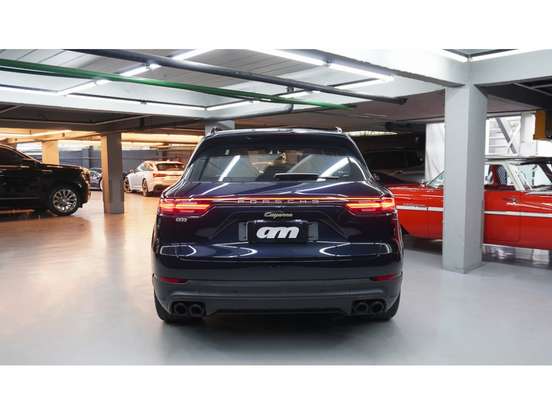 PORSCHE-CAYENNE-2023
