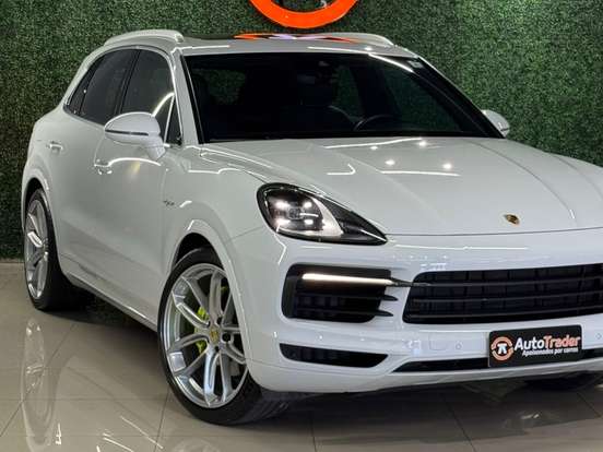 PORSCHE-CAYENNE-2020
