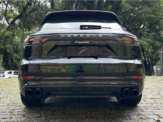 PORSCHE-CAYENNE-2021