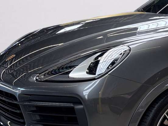 PORSCHE-CAYENNE-2021