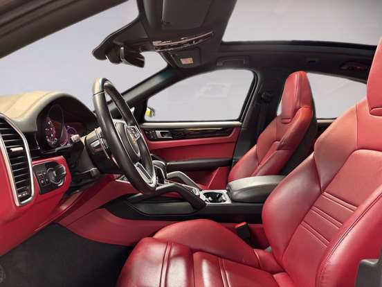 PORSCHE-CAYENNE-2021