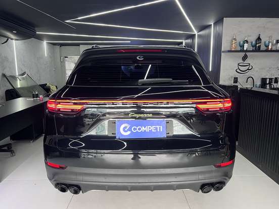 PORSCHE-CAYENNE-2022