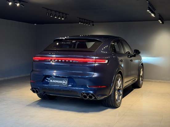 PORSCHE-CAYENNE-2025