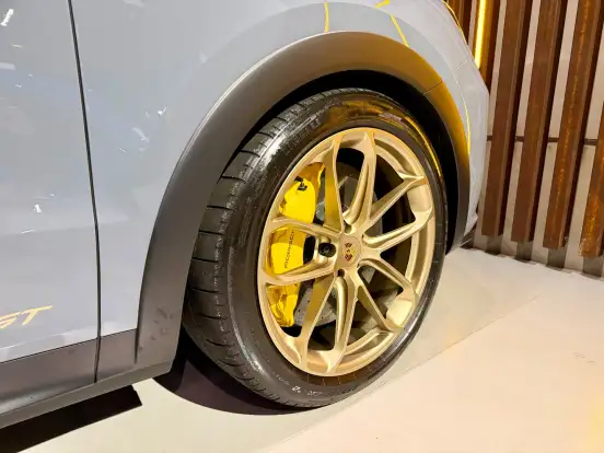 PORSCHE-CAYENNE-2024