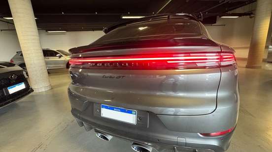 PORSCHE-CAYENNE-2023