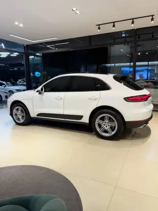 PORSCHE-MACAN-2019