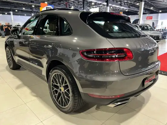 PORSCHE-MACAN-2018