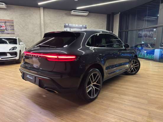 PORSCHE-MACAN-2025