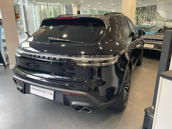 PORSCHE-MACAN-2025