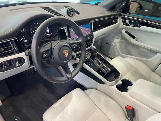 PORSCHE-MACAN-2025