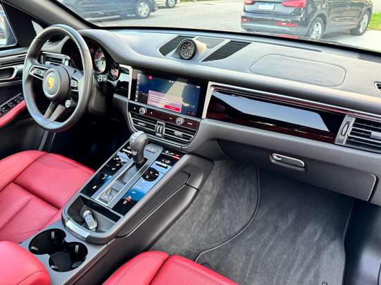 PORSCHE-MACAN-2021