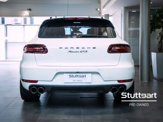 PORSCHE-MACAN-2016