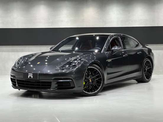 PORSCHE-PANAMERA-2020