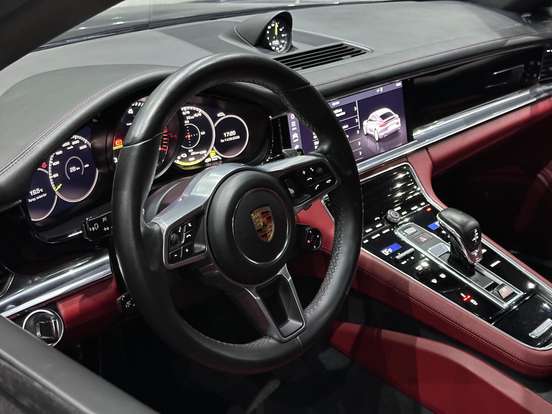 PORSCHE-PANAMERA-2020