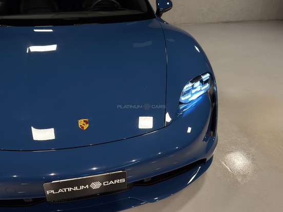 PORSCHE-TAYCAN-2022