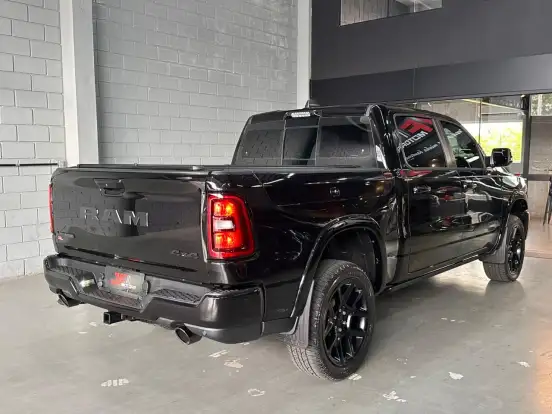RAM-1500-3.0 HURRICANE 6 BITURBO GASOLINA LARAMIE NIGHT EDITION CD 4X4 AUTOMÁTICO RAM-1500-2024