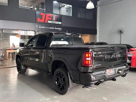 RAM-1500-3.0 HURRICANE 6 BITURBO GASOLINA LARAMIE NIGHT EDITION CD 4X4 AUTOMÁTICO RAM-1500-2024