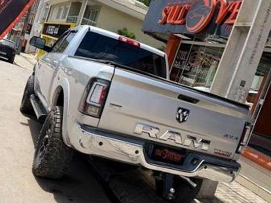 RAM-1500-5.7 LARAMIE 4X4 CD V8 GASOLINA 4P AUTOMÁTICO RAM-1500-2011