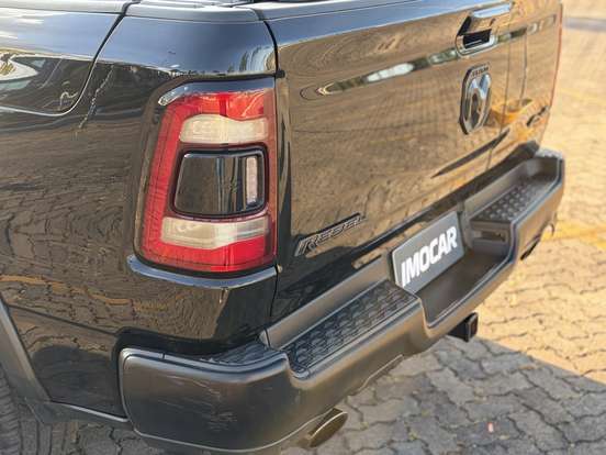 RAM-1500-5.7 V8 GASOLINA REBEL CD 4X4 AUTOMÁTICO RAM-1500-2022