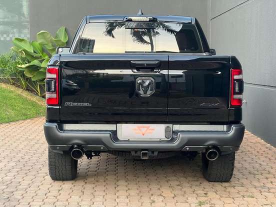 RAM-1500-5.7 V8 GASOLINA REBEL CD 4X4 AUTOMÁTICO RAM-1500-2022