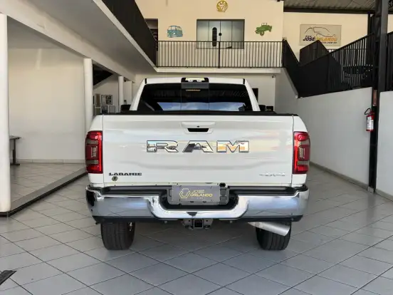 RAM-2500-6.7 I6 TURBO DIESEL LARAMIE CD 4X4 AUTOMÁTICO RAM-2500-2023