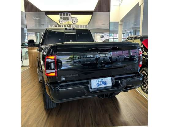 RAM-2500-6.7 I6 TURBO DIESEL LARAMIE NIGHT EDITION CD 4X4 AUTOMÁTICO RAM-2500-2024