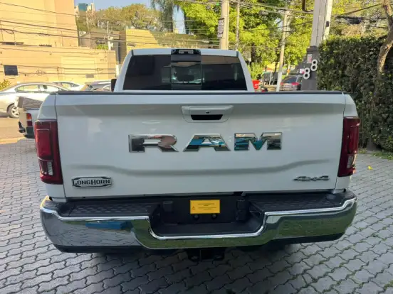 RAM-3500-6.7 I6 TURBO DIESEL LIMITED LONGHORN CD 4X4 AUTOMÁTICO RAM-3500-2026