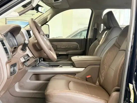 RAM-3500-6.7 I6 TURBO DIESEL LIMITED LONGHORN CD 4X4 AUTOMÁTICO RAM-3500-2026