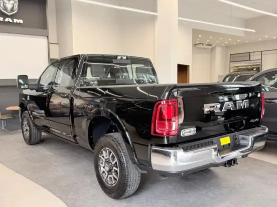 RAM-3500-6.7 I6 TURBO DIESEL LIMITED LONGHORN CD 4X4 AUTOMÁTICO RAM-3500-2026
