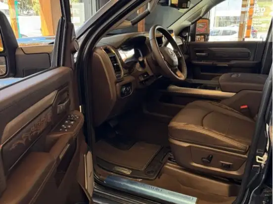 RAM-3500-6.7 I6 TURBO DIESEL LIMITED LONGHORN CD 4X4 AUTOMÁTICO RAM-3500-2026