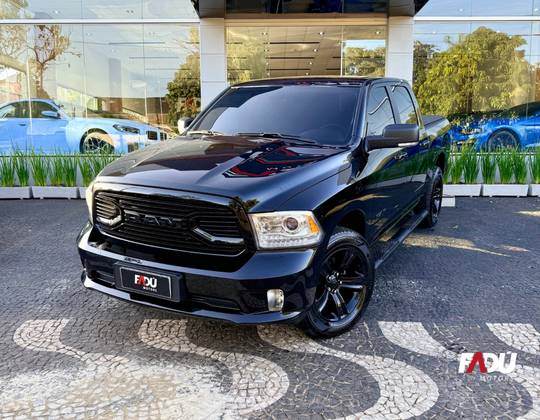RAM CLASSIC 5.7 V8 GASOLINA LARAMIE NIGHT EDITION CD 4X4 AUTOMÁTICO