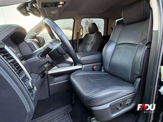 RAM-CLASSIC-5.7 V8 GASOLINA LARAMIE NIGHT EDITION CD 4X4 AUTOMÁTICO RAM-CLASSIC-2023