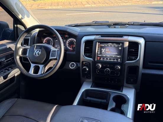 RAM-CLASSIC-5.7 V8 GASOLINA LARAMIE NIGHT EDITION CD 4X4 AUTOMÁTICO RAM-CLASSIC-2023