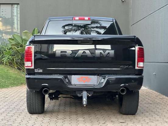 RAM-CLASSIC-5.7 V8 GASOLINA LARAMIE NIGHT EDITION CD 4X4 AUTOMÁTICO RAM-CLASSIC-2022
