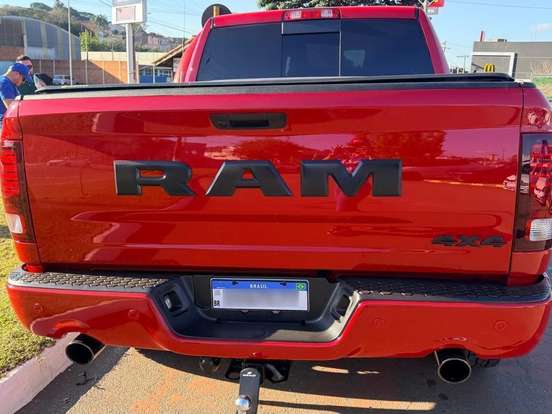 RAM-1500-5.7 V8 GASOLINA REBEL CD 4X4 AUTOMÁTICO RAM-1500-2023