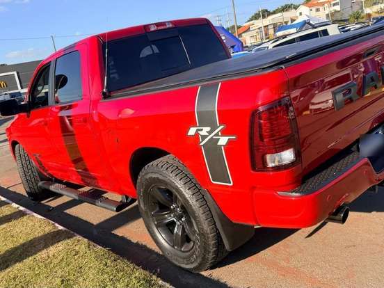 RAM-1500-5.7 V8 GASOLINA REBEL CD 4X4 AUTOMÁTICO RAM-1500-2023