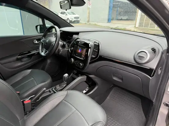 RENAULT-CAPTUR-2021
