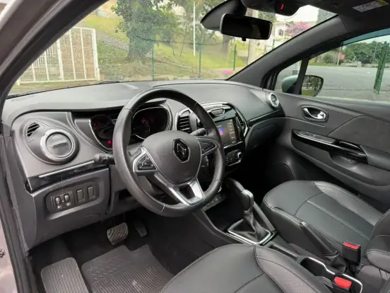 RENAULT-CAPTUR-2021
