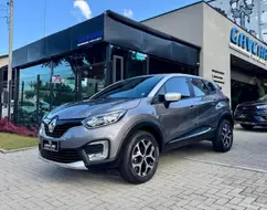 RENAULT CAPTUR 1.6 16V SCE FLEX BOSE X-TRONIC RENAULT CAPTUR 1.6 16V SCE FLEX BOSE X-TRONIC
