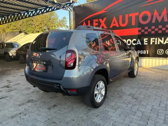 RENAULT-DUSTER-2018
