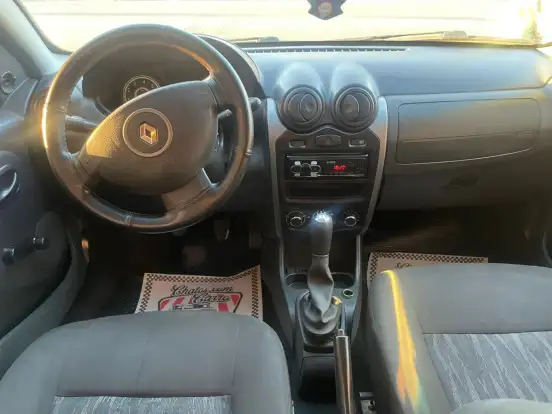RENAULT-SANDERO-2014