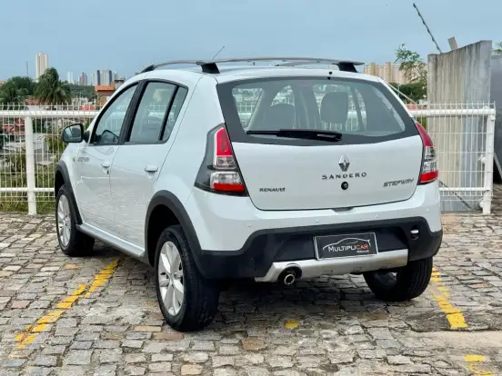 RENAULT-SANDERO-1.6 STEPWAY 8V FLEX 4P MANUAL RENAULT-SANDERO-2013