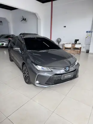 TOYOTA-COROLLA-2025