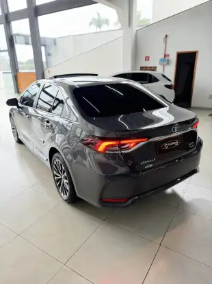TOYOTA-COROLLA-2025